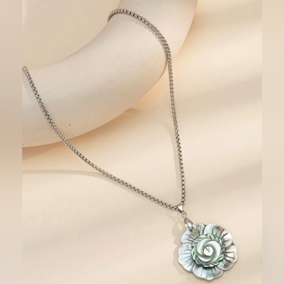 “Rose of the Ocean” Abalone Seashell Carved Iridescent Flower Brooch or Necklace - Picture 15 of 16